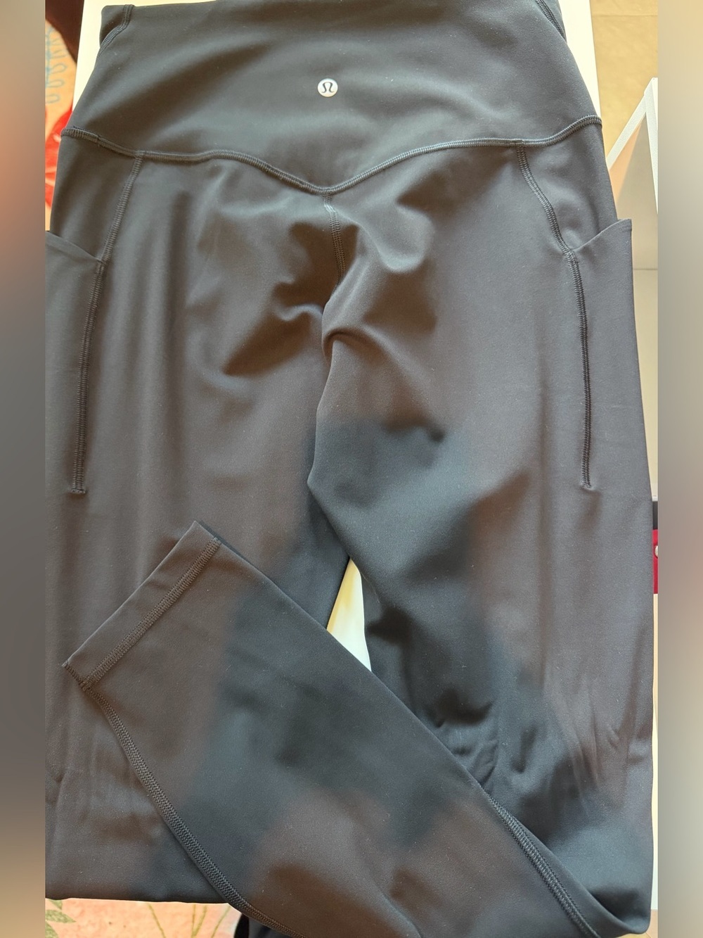 lululemon athletica women’s Black High-Rise Active Leggings with Side Pockets